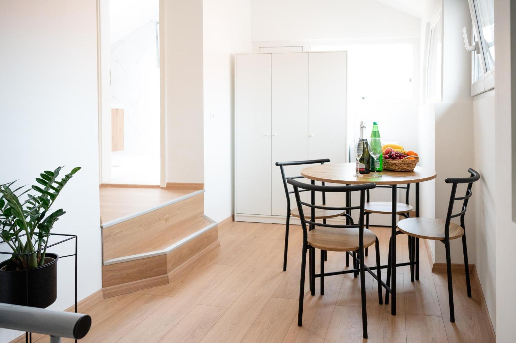 Lev Apartments Izola Exterior photo