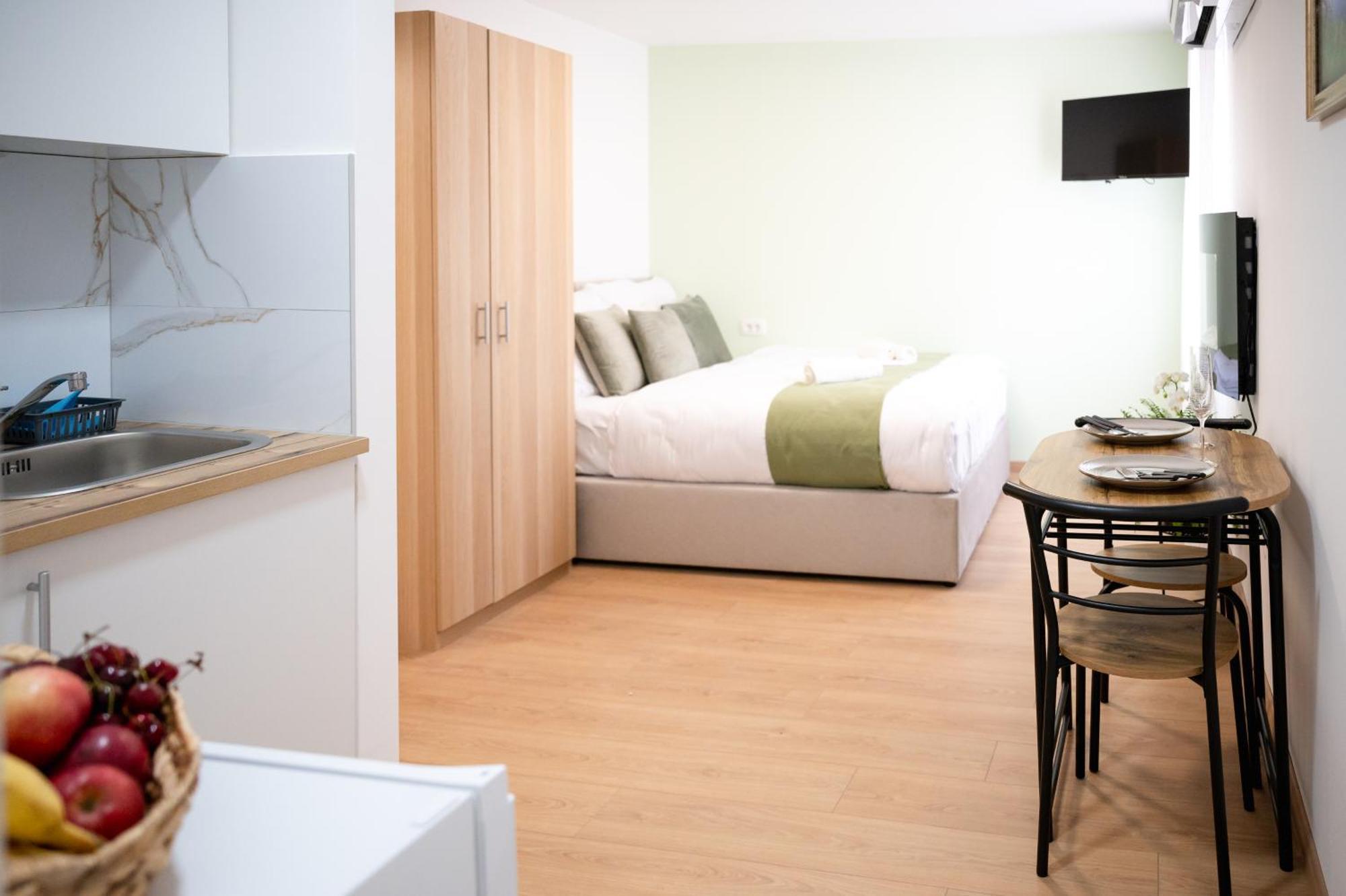 Lev Apartments Izola Exterior photo