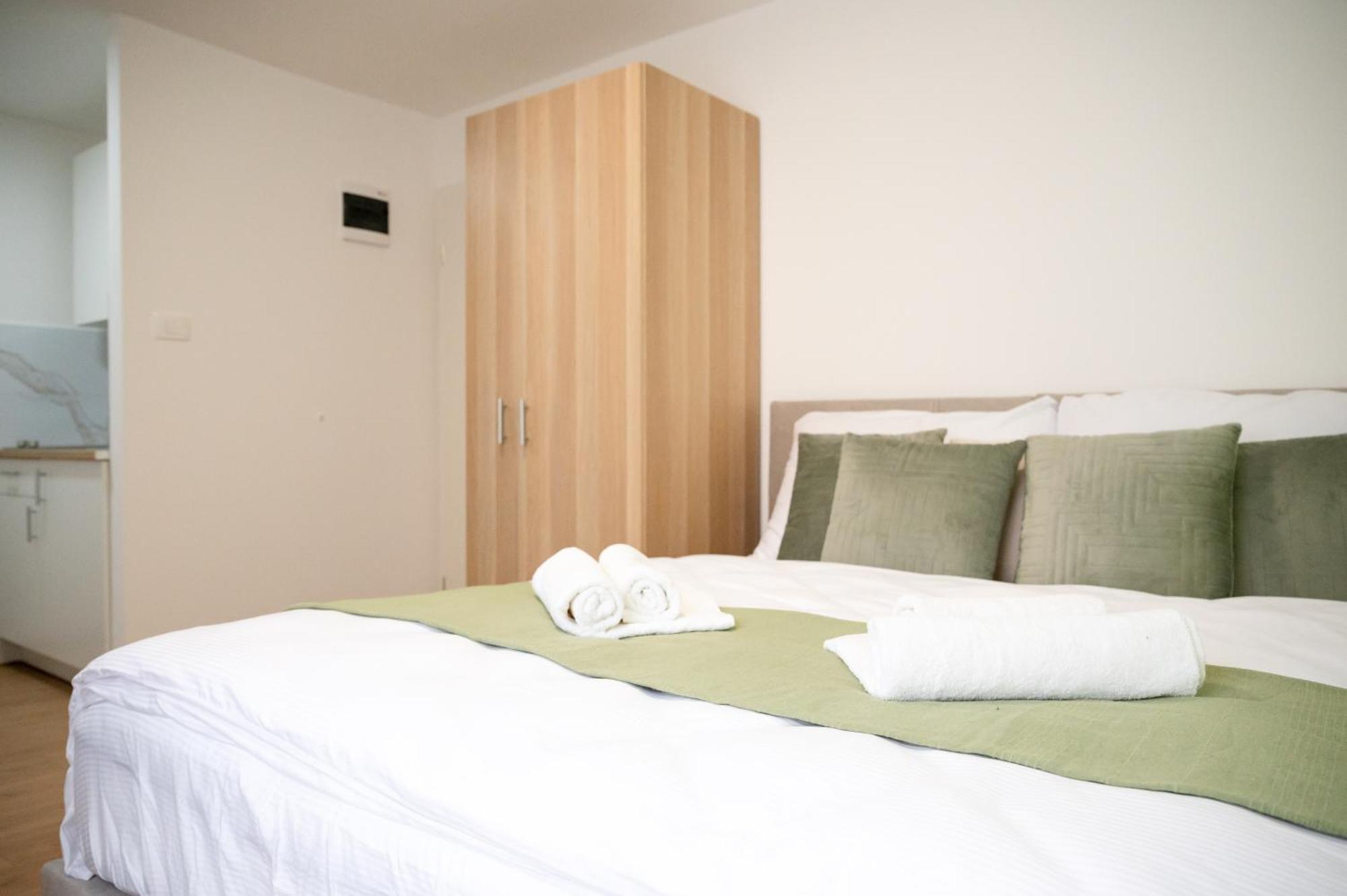 Lev Apartments Izola Exterior photo